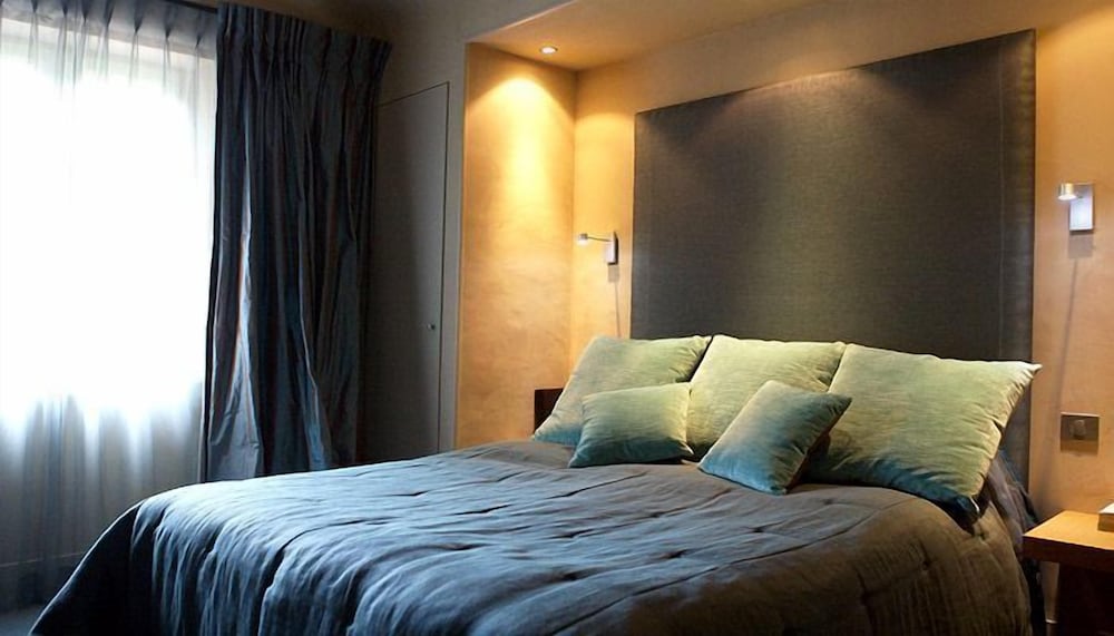 Moulin de Mougins by null