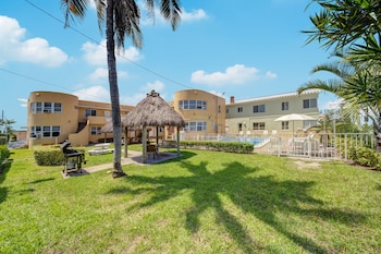 Courtyard at Hollywood Beach Hotels