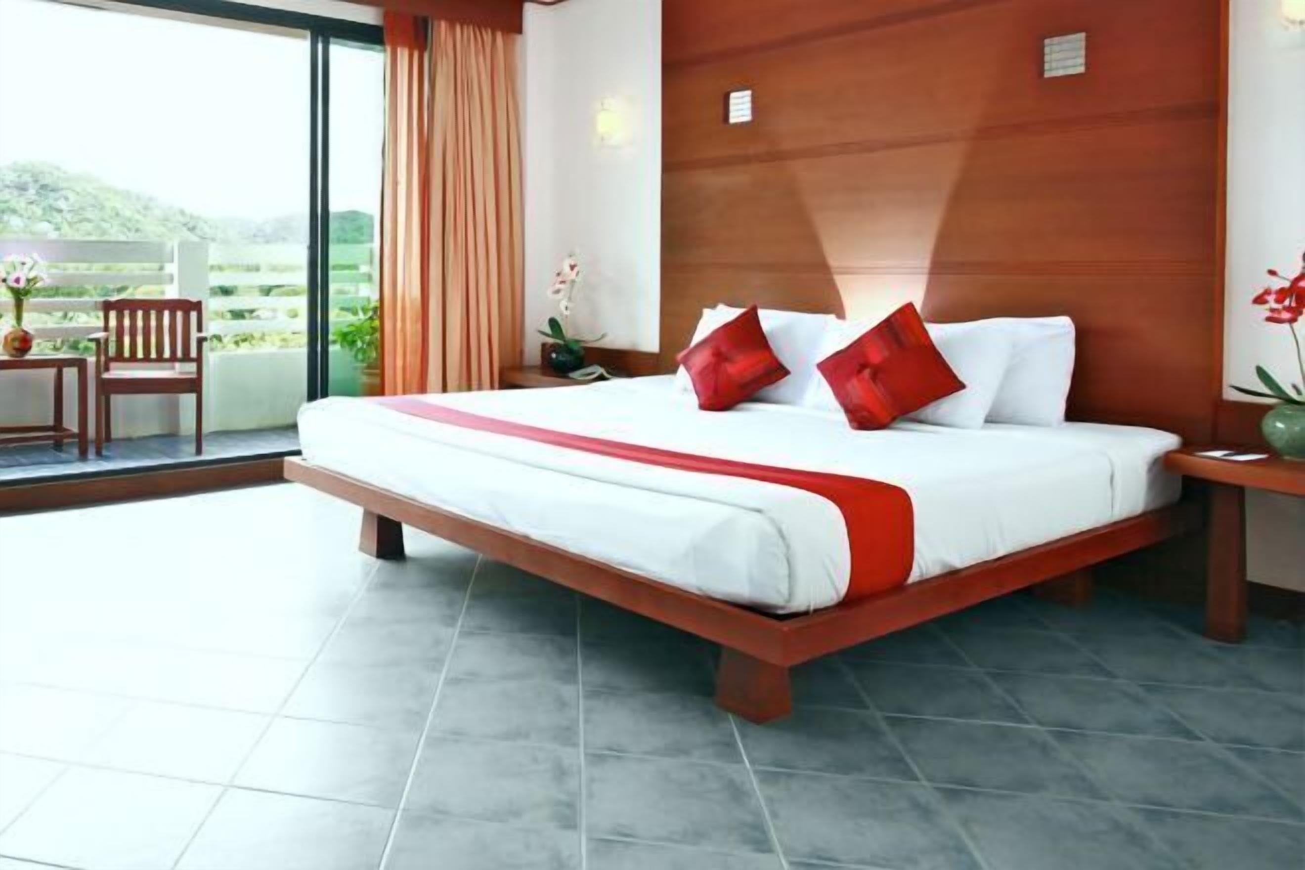 Minibar, két bảo mật t ại phòng, bàn 