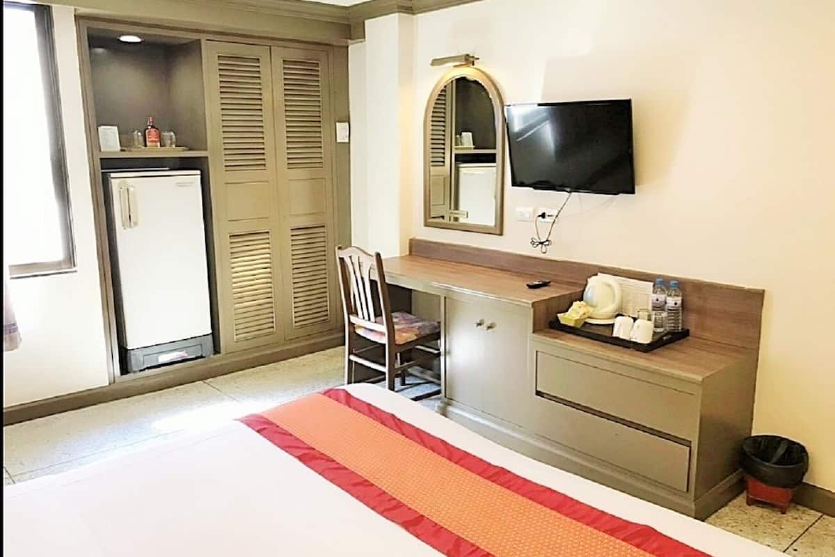 Superior Room | Minibar, in-room safe, desk, WiFi (free)