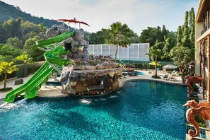 2 outdoor pools, open 10 AM to 7:00 PM, pool umbrellas - Ananta Burin Resort (Krabi)