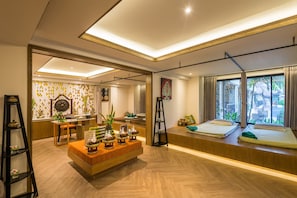 Couples treatment room(s), Thai massages, body scrubs, facials