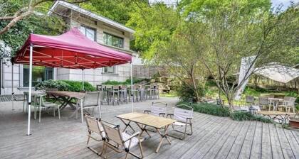 West Lake Hillview International Hotel
