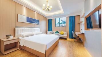 迷你吧、遮光窗帘、婴儿床、免费高速有线上网