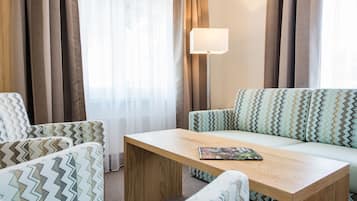 Double Room Large | Free cribs/infant beds, rollaway beds, free WiFi