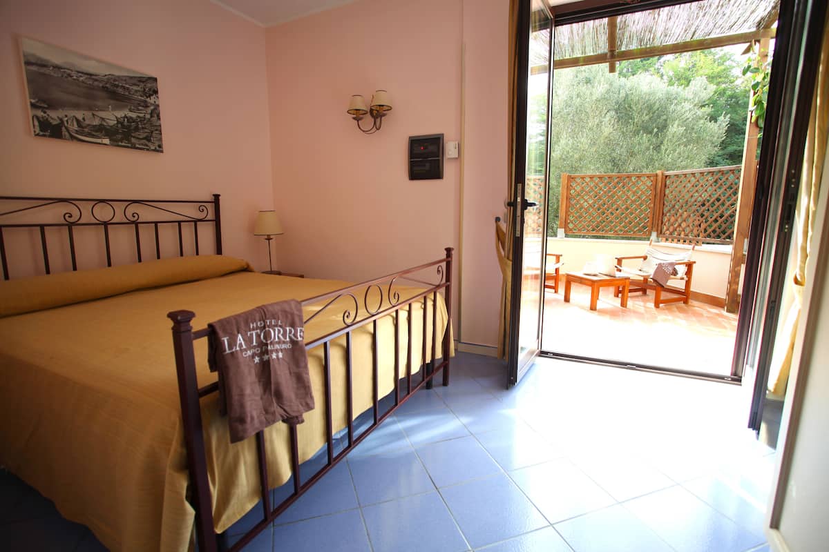 Standard Double Room | 1 bedroom, premium bedding, pillow-top beds, minibar