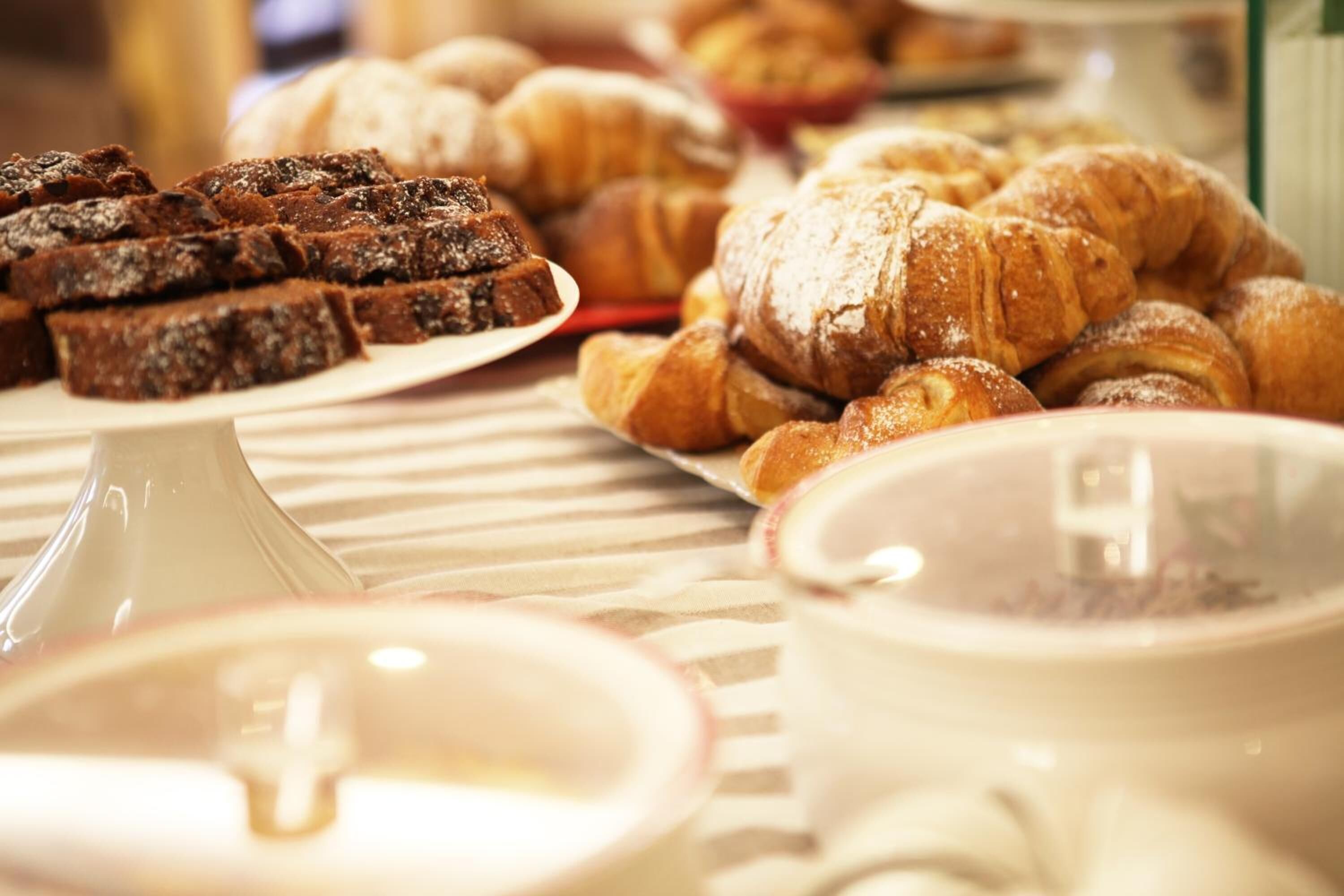 breakfast, lunch, dinner served; italian cuisine, beach views