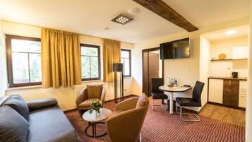 Basic-Suite | Wohnbereich | Fernseher