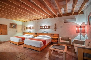 Habitación estándar | Ropa de cama de alta calidad, caja fuerte, ropa de cama