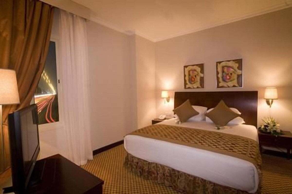 Suite, Multiple Beds (Diplomatic) | Minibar, in-room safe, soundproofing, iron/ironing board