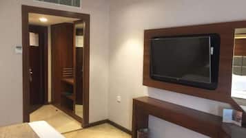 Minibar, in-room safe, soundproofing, iron/ironing board