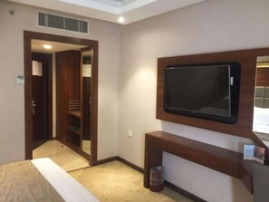 Minibar, in-room safe, soundproofing, iron/ironing board