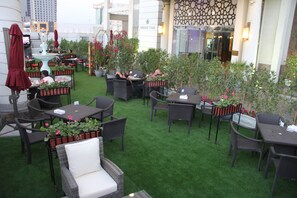 Terrace/patio - Golden Tulip Al Khobar (Al Khobar)