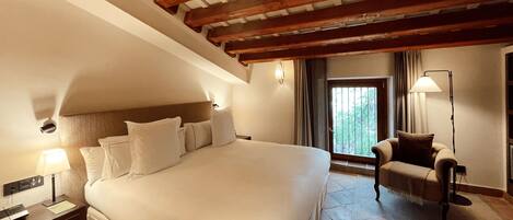 Confort | 1 bedroom, minibar, in-room safe, desk