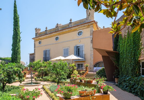 Front of property - Mas La Boella (La Canonja)