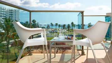 1 slaapkamer, een minibar, een kluis op de kamer, een bureau