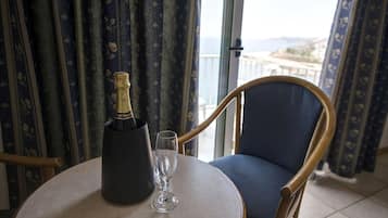 Double / Twin Sea View | Caja de seguridad en la habitación, cortinas blackout y wifi gratis