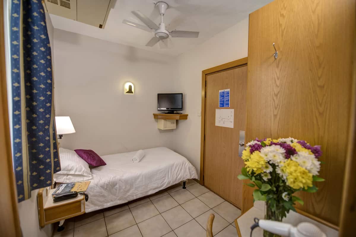 In-room safe, blackout curtains, free WiFi, bed sheets