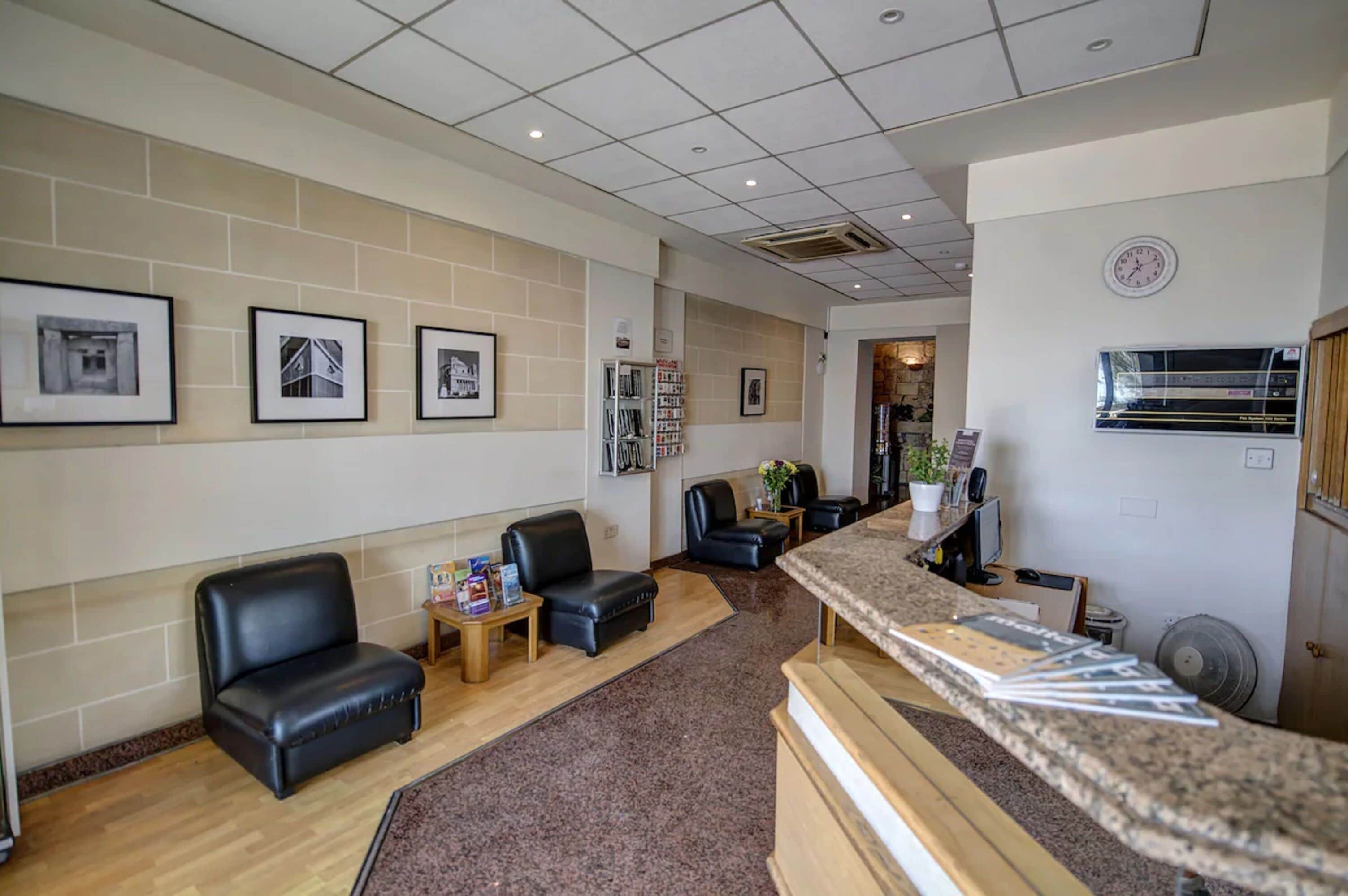 Photo - Sliema Chalet Hotel