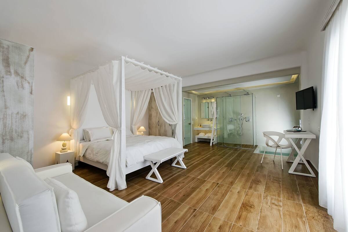 honeymoon suite, hot tub | view from room