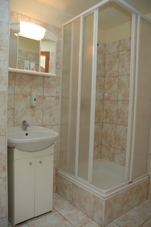 In-room safe, desk, iron/ironing board, free WiFi - Atlantic (Budapest)