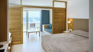 Junior-Suite, Meerblick | Zimmersafe, Schreibtisch, schallisolierte Zimmer, kostenloses WLAN