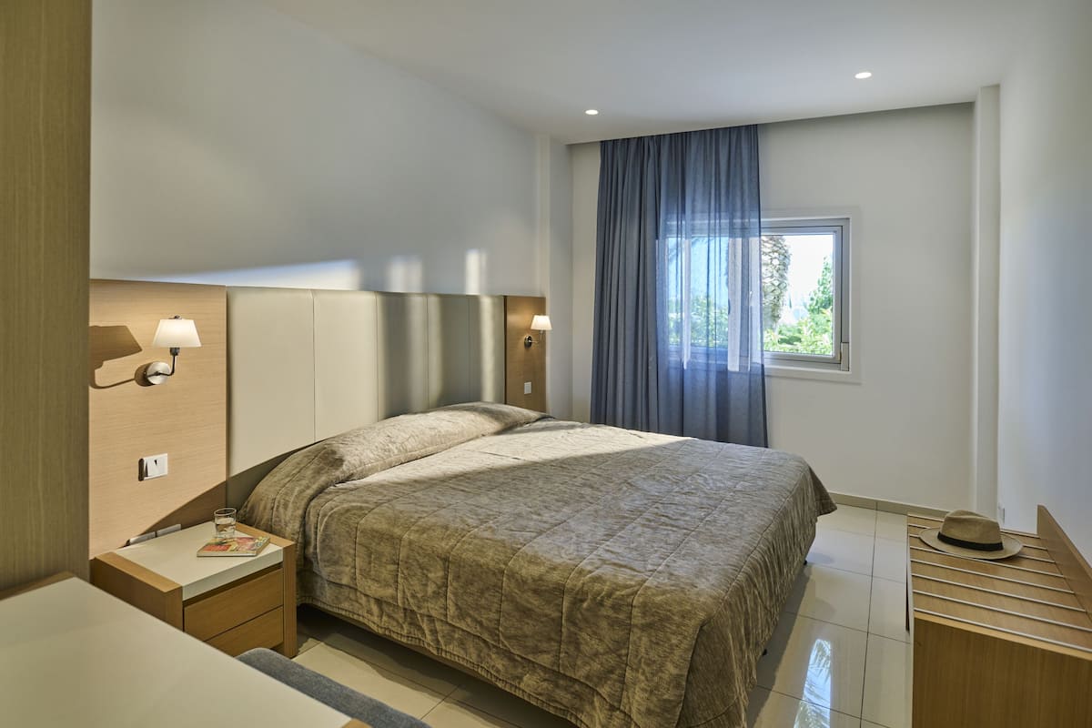 Suite, 1 Bedroom, Terrace, Garden View