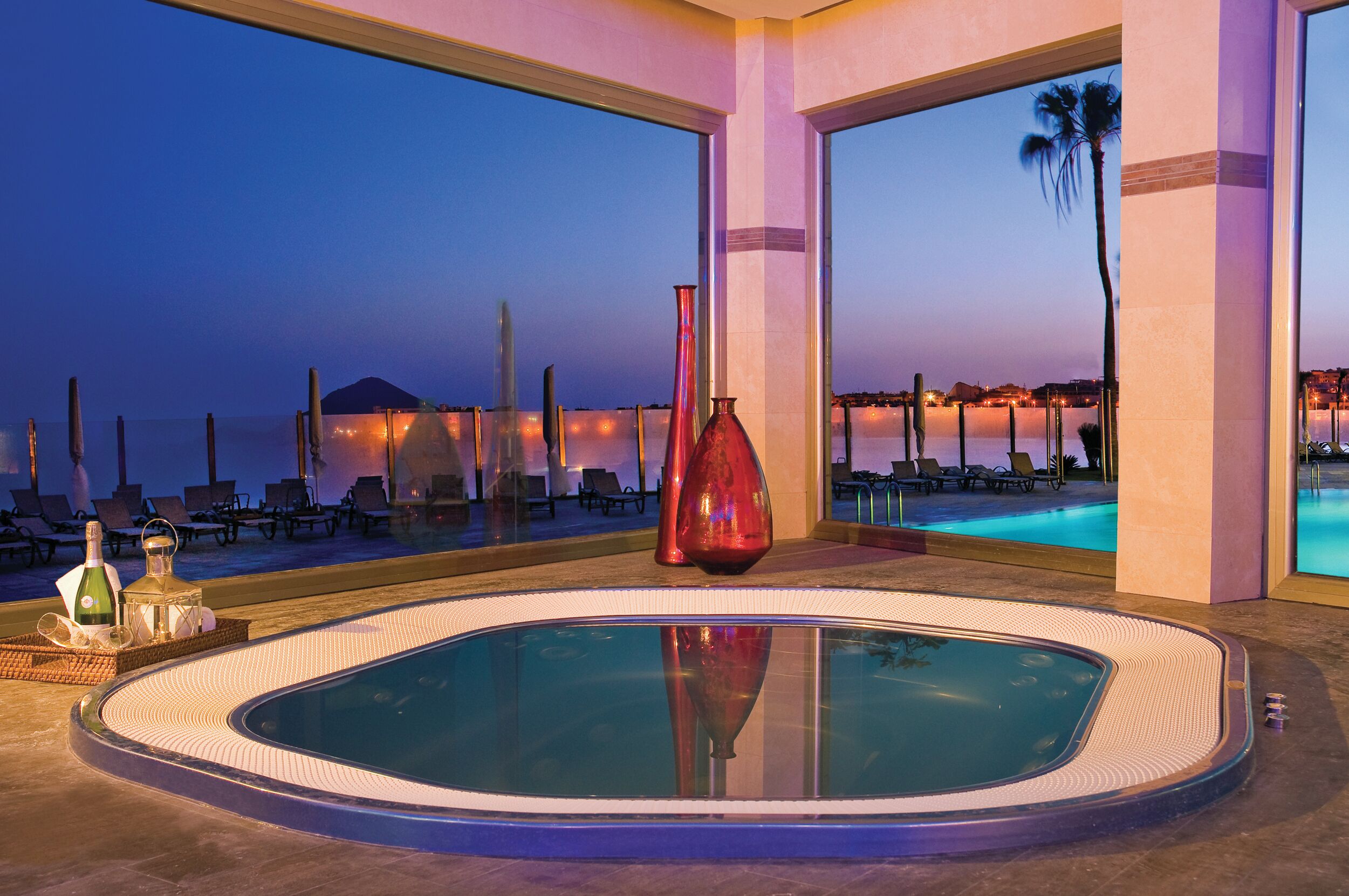 Sauna, boblebad, dampbad, tyrkisk bad/hammam, kropsbehandlinger