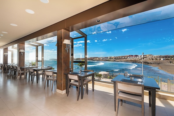 Sarapan, makan tengah hari dihidangkan; masakan antarabangsa, lautan