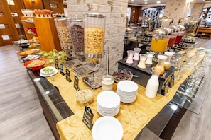 Free daily full breakfast - Sonesta Hotel Loja (Loja)