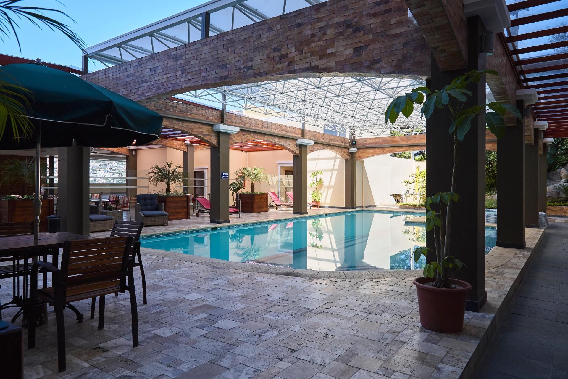 游泳池 | 室內游泳池