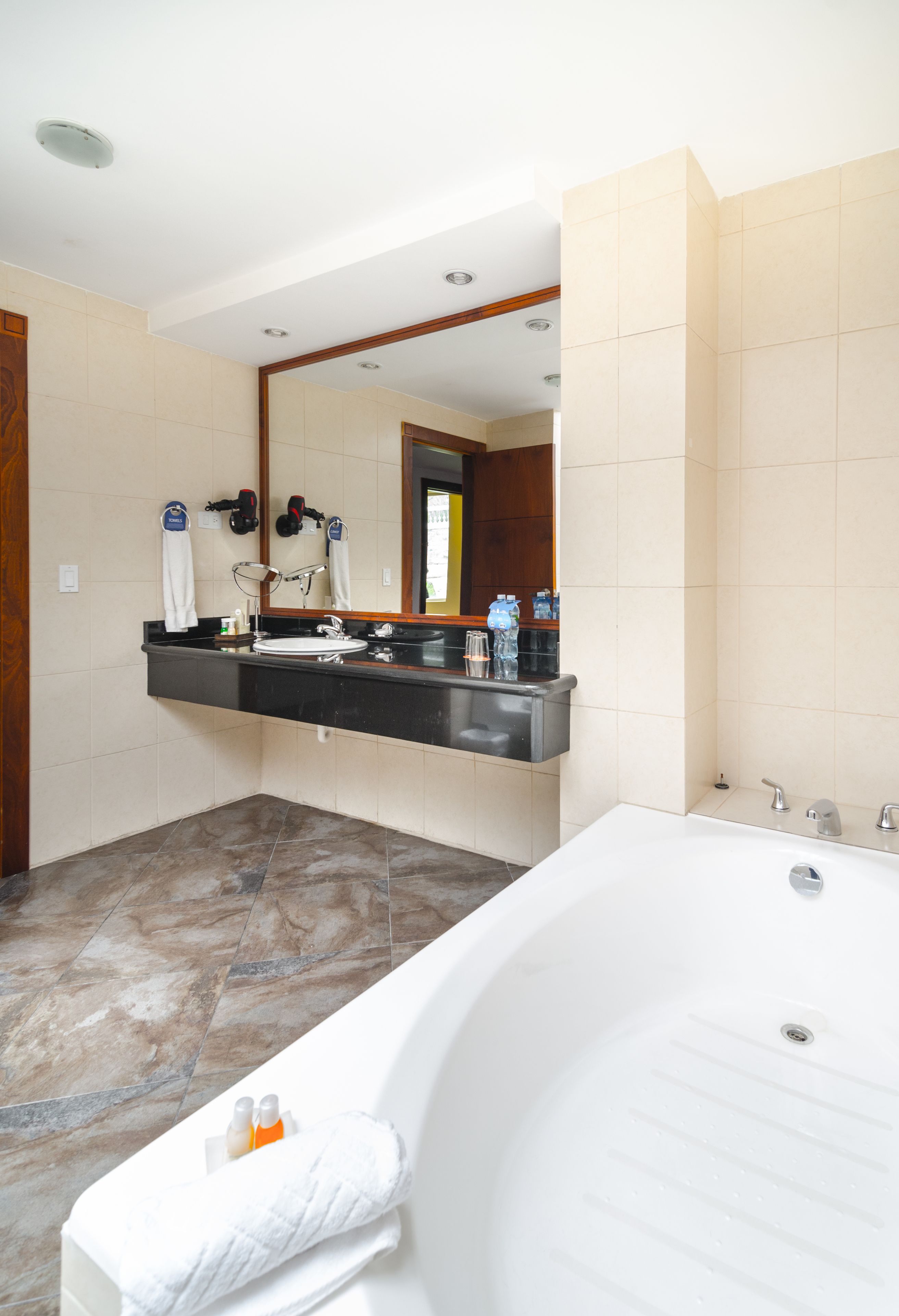 standard room, 1 king bed | bathroom | shower, rainfall showerhead, free toiletries, hair dryer
