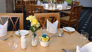 Desayuno inglés (GBP 9.95 por persona)