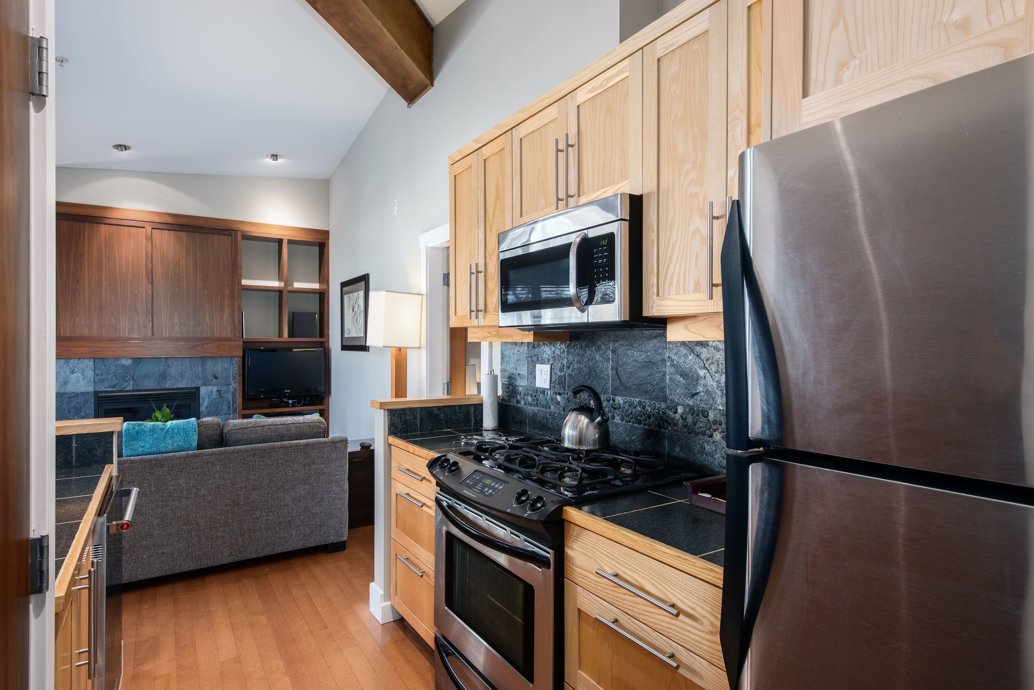 apartment, 2 bedrooms | private kitchen | fridge, microwave, stovetop, dishwasher