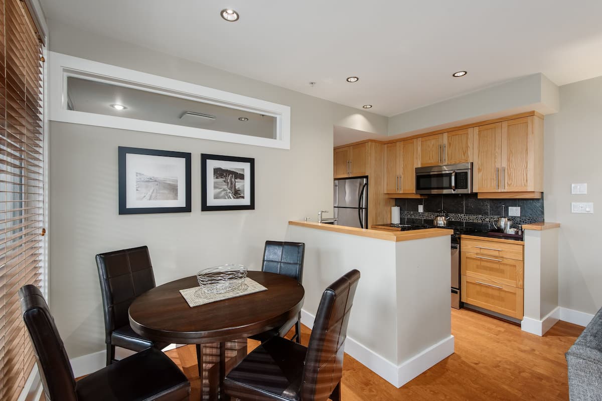 apartment, 1 bedroom | in-room dining