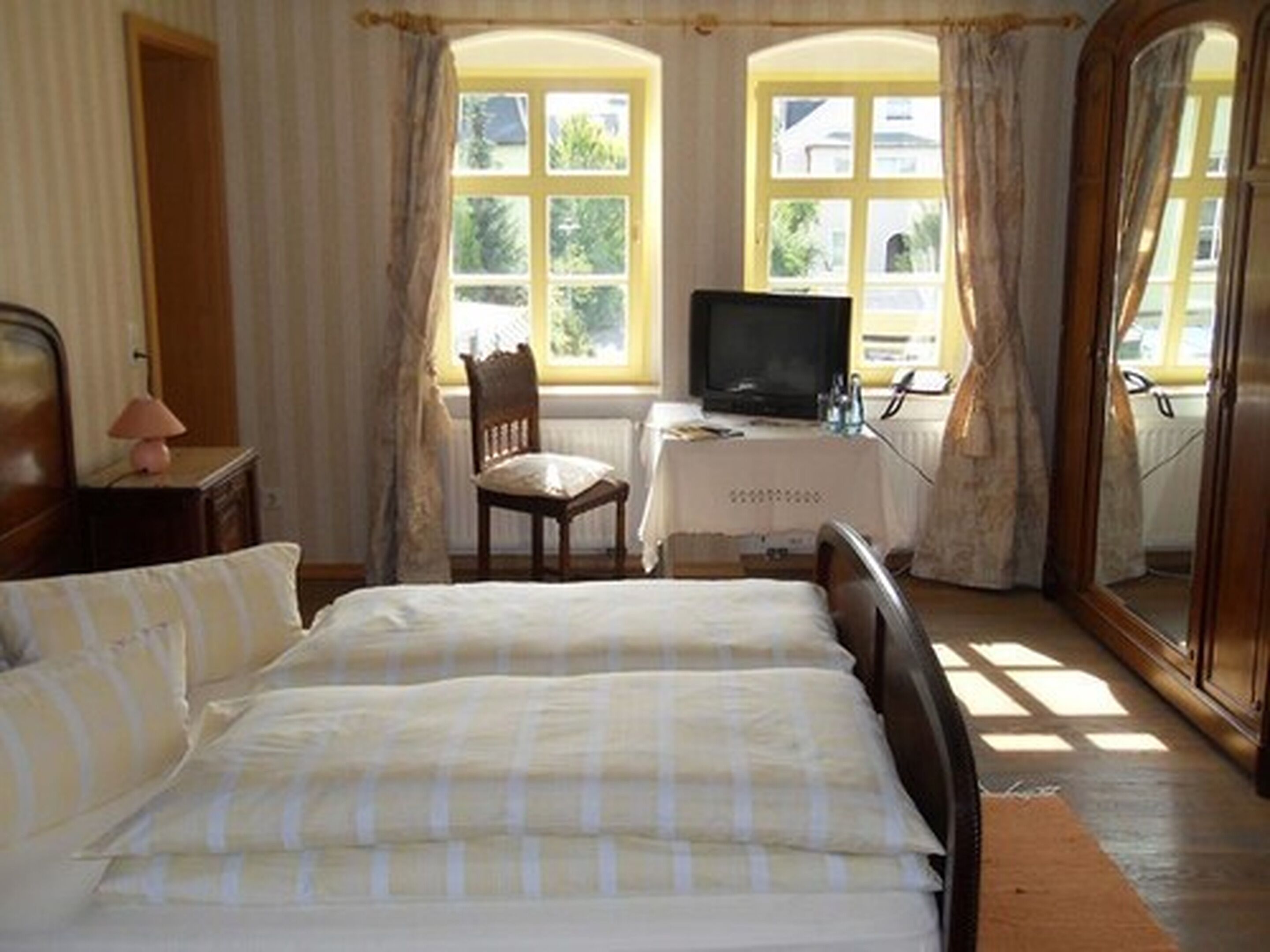 Standard dubbelrum | Individuell inredning, unika möbler och skrivbord