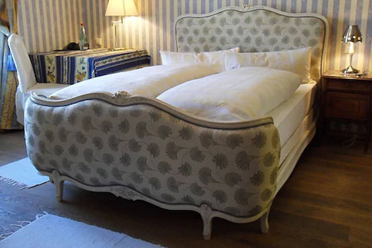 Standard Double Room | Desk, individually decorated, individually furnished
