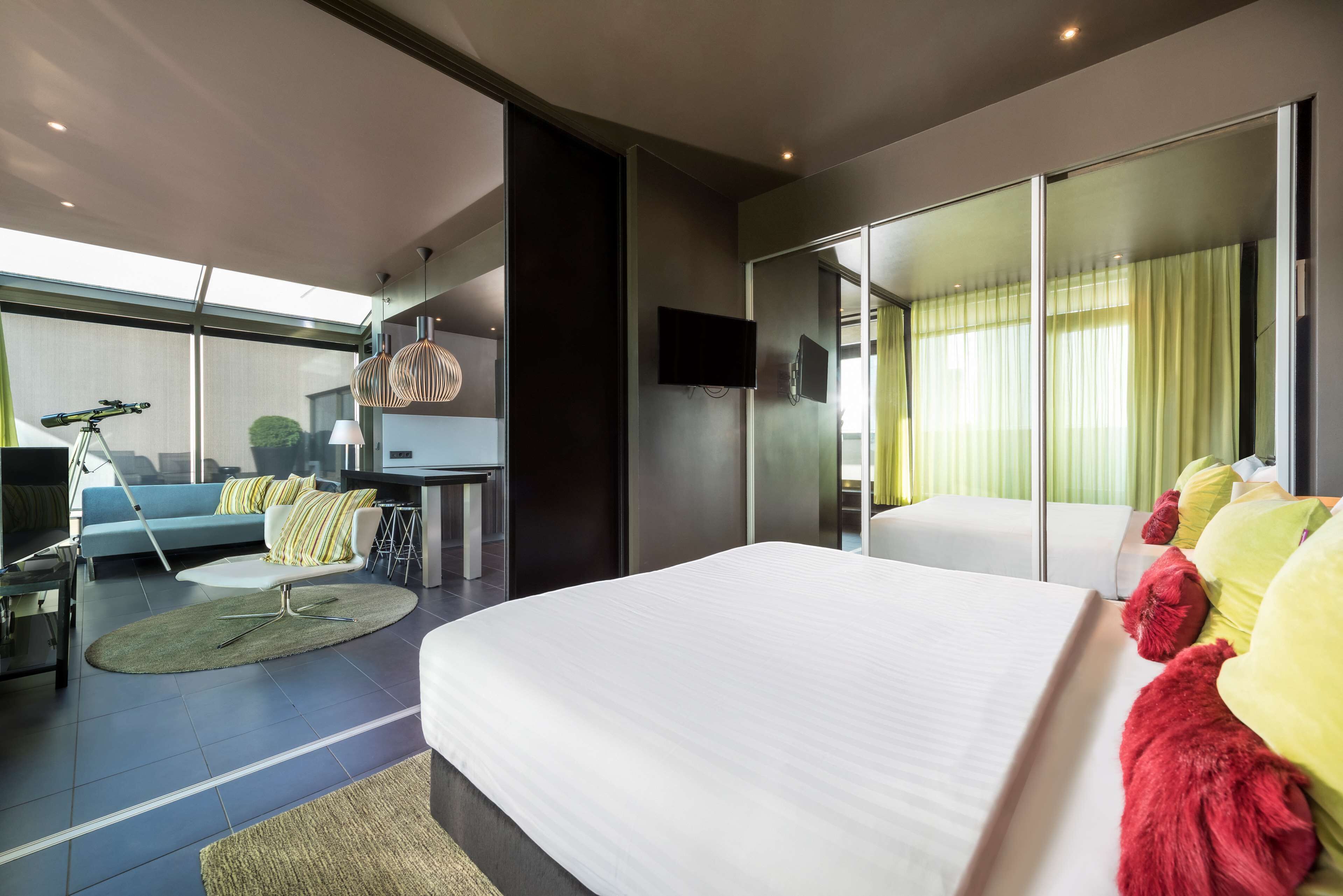 防过敏的被褥、客房内保险箱、办公桌、熨斗/熨衣板