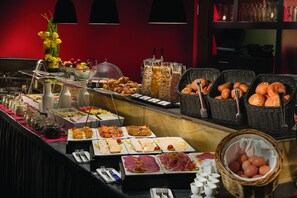 Daily cooked-to-order breakfast for a fee