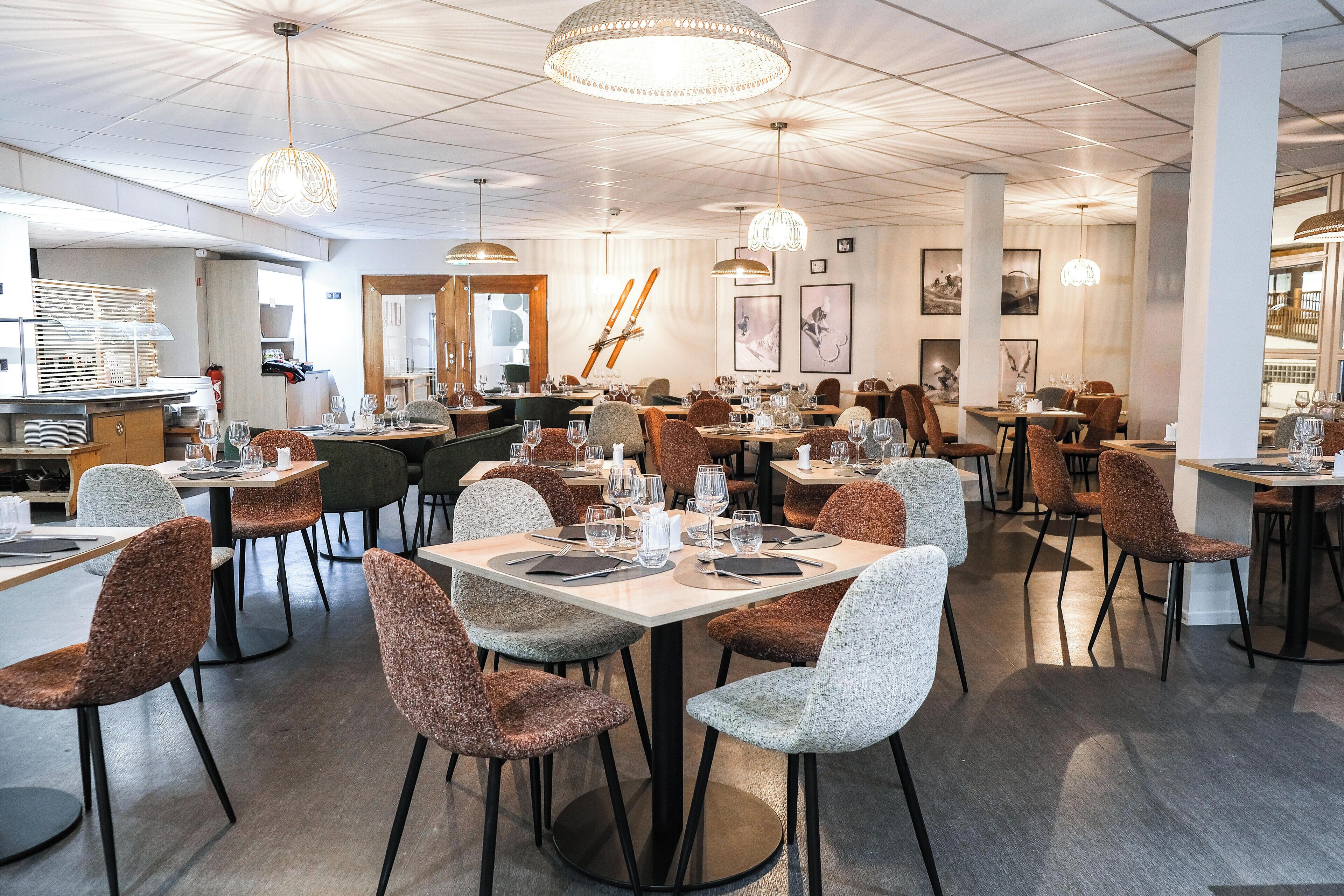 Breakfast, lunch and dinner served