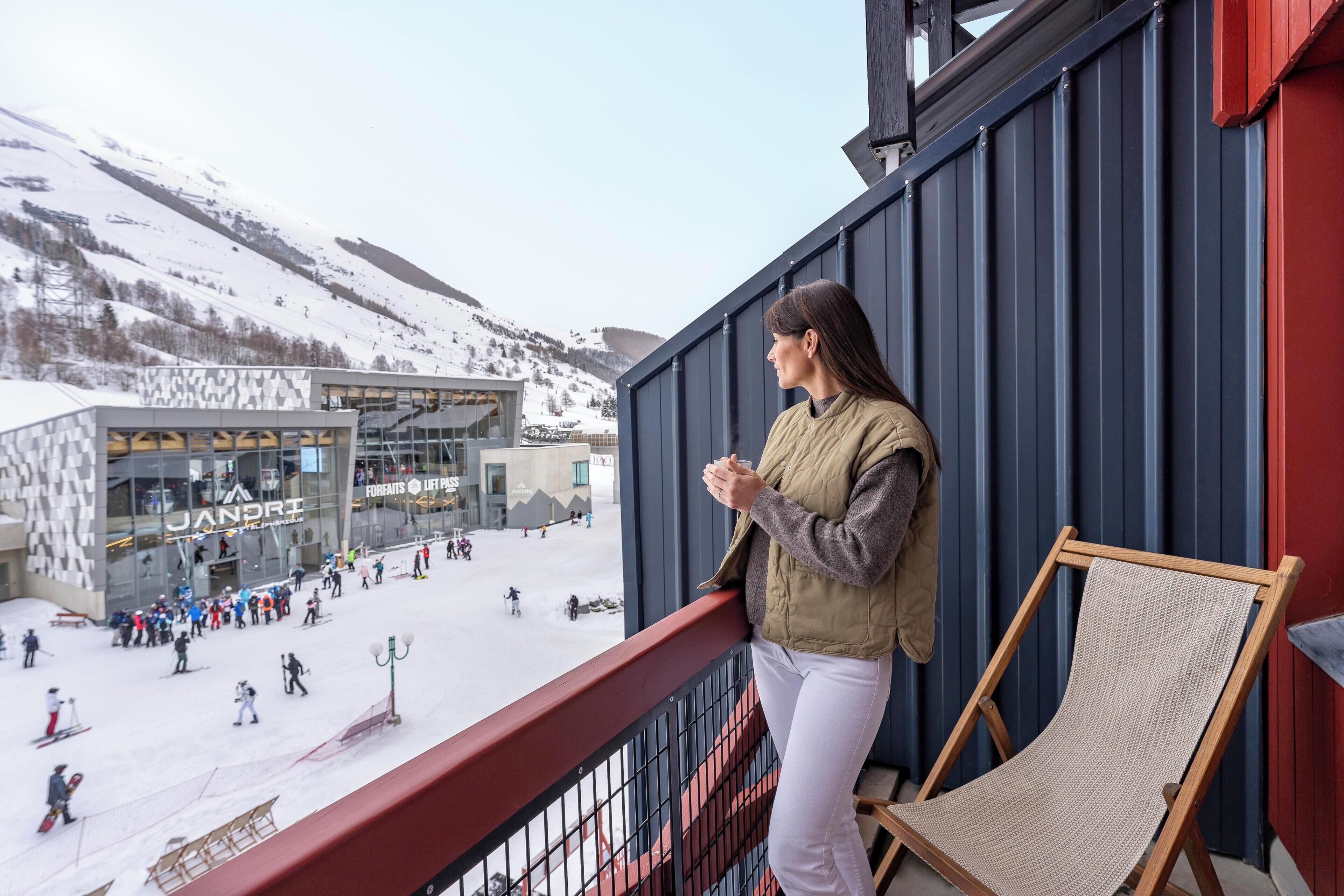 1 bedroom, blackout curtains, iron/ironing board, free cots/infant beds