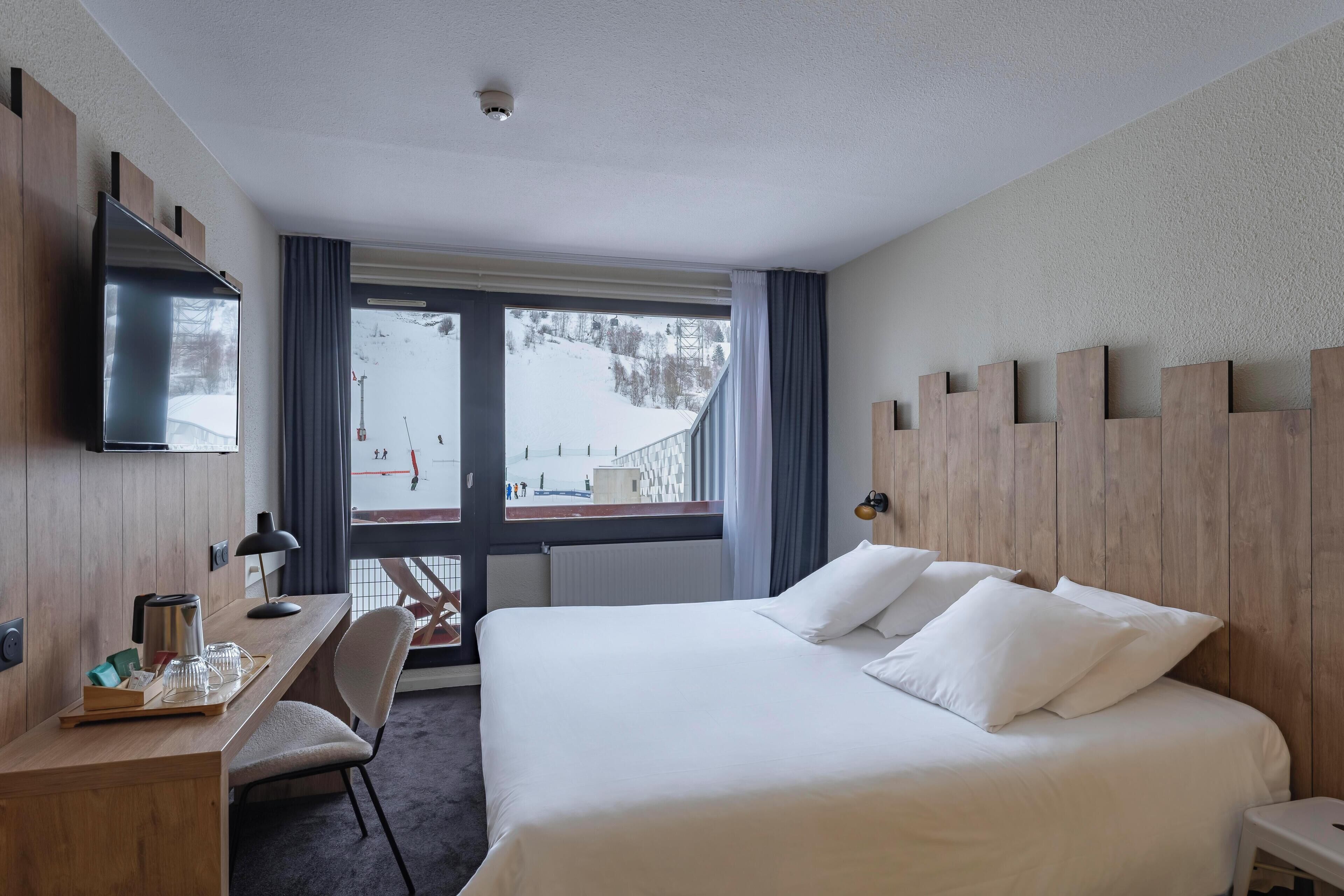 1 bedroom, blackout curtains, iron/ironing board, free cots/infant beds