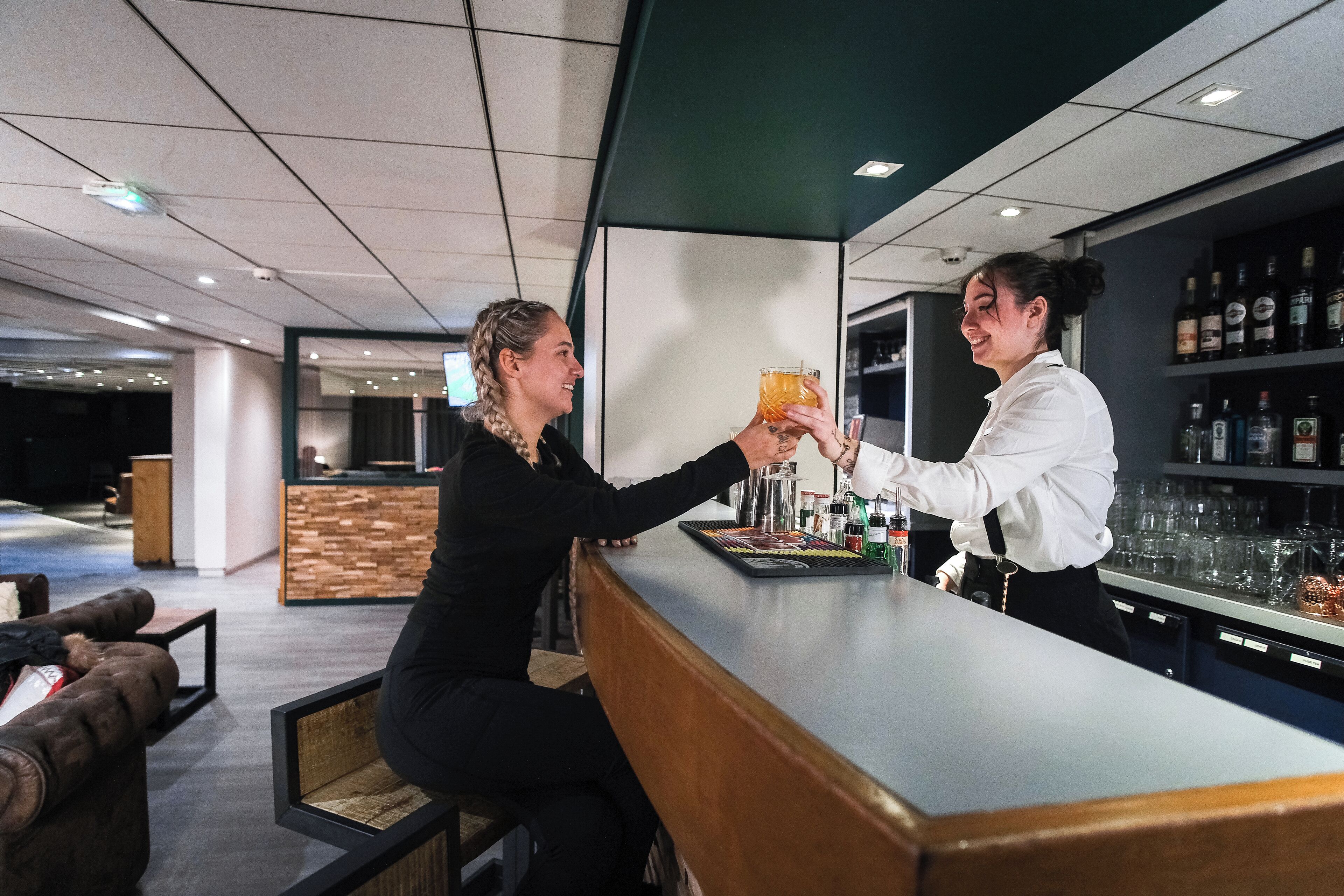 breakfast, lunch and dinner served