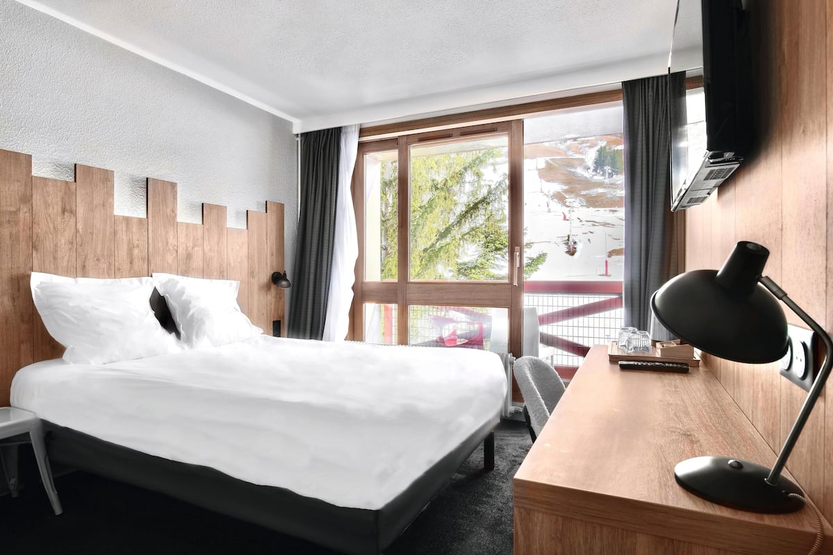 premium triple room, balcony | 1 bedroom, blackout curtains, iron/ironing board, free cots/infant beds