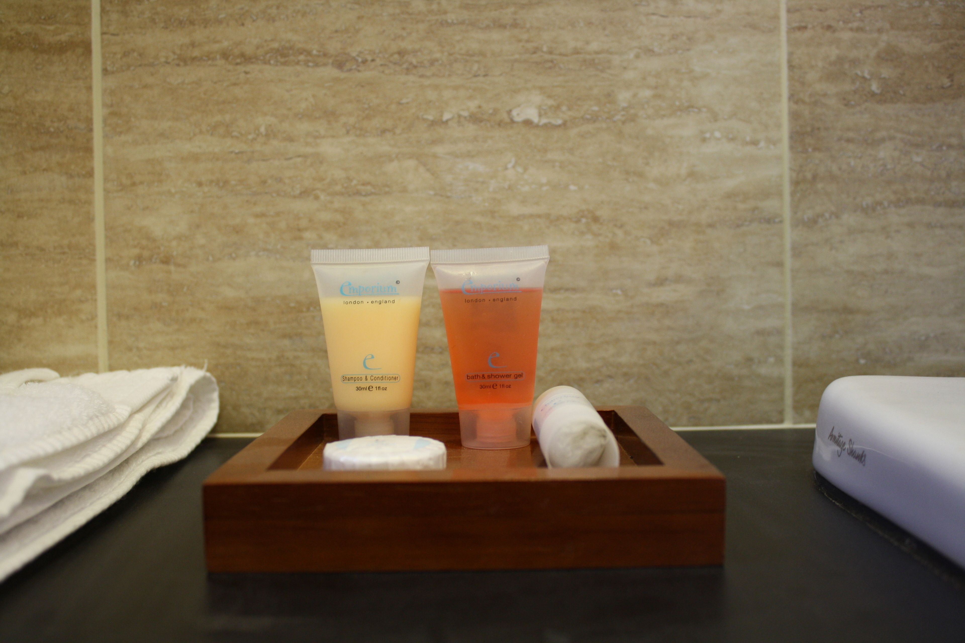 desk, free cots/infant beds, rollaway beds, free wifi