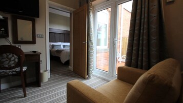 Escritorio, cunas gratuitas, camas plegables/adicionales y wifi gratis 