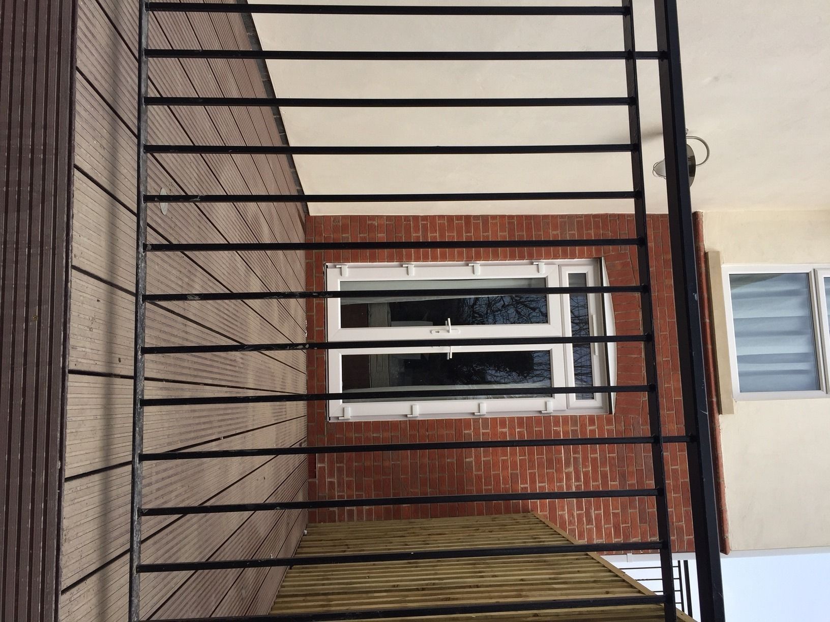 suite (plus up to 1 person with single chair bed at additional cost of £10 per night) | desk, free cots/infant beds, rollaway beds, free wifi