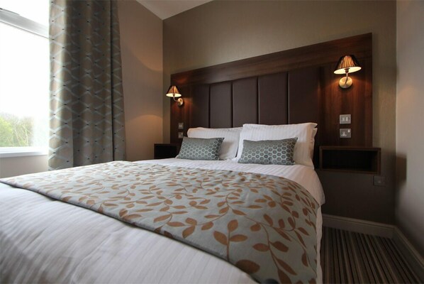 Standard Double Room | Desk, free cribs/infant beds, rollaway beds, free WiFi