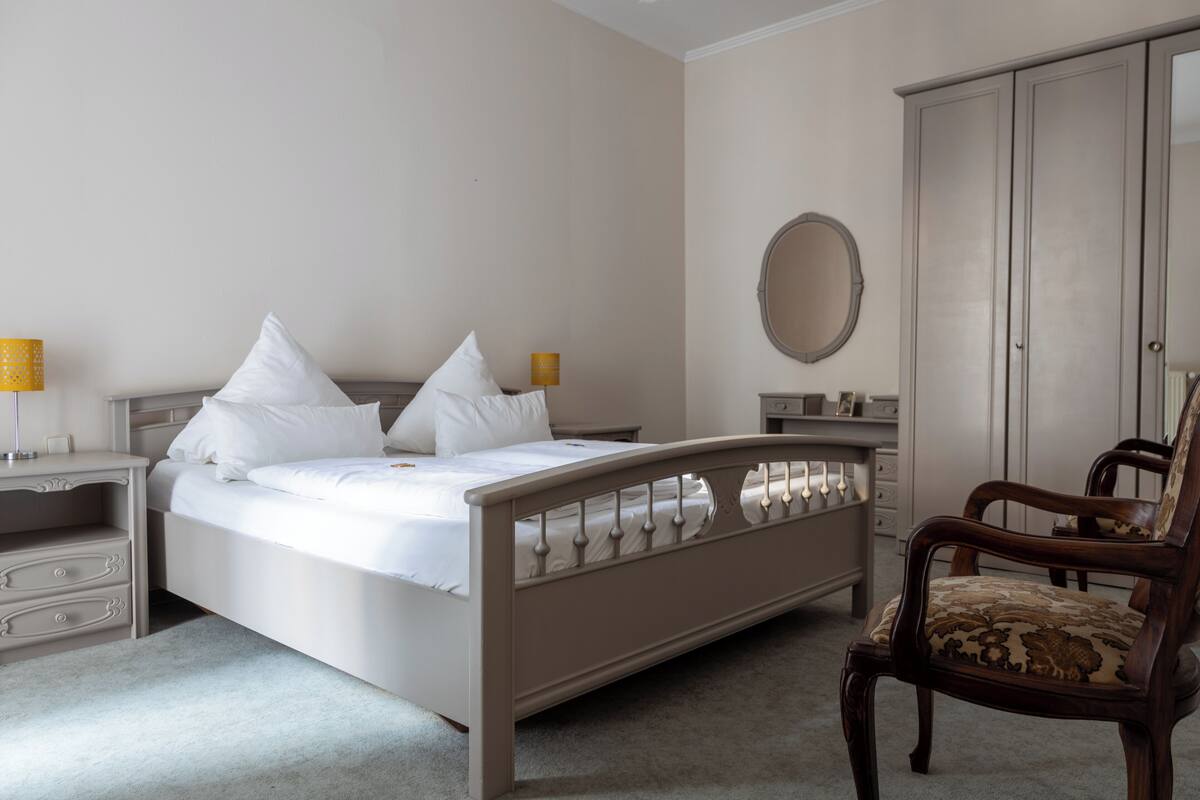 Apartment 1  | Ylelliset vuodevaatteet, pillowtop-patjalliset sängyt, minibaari