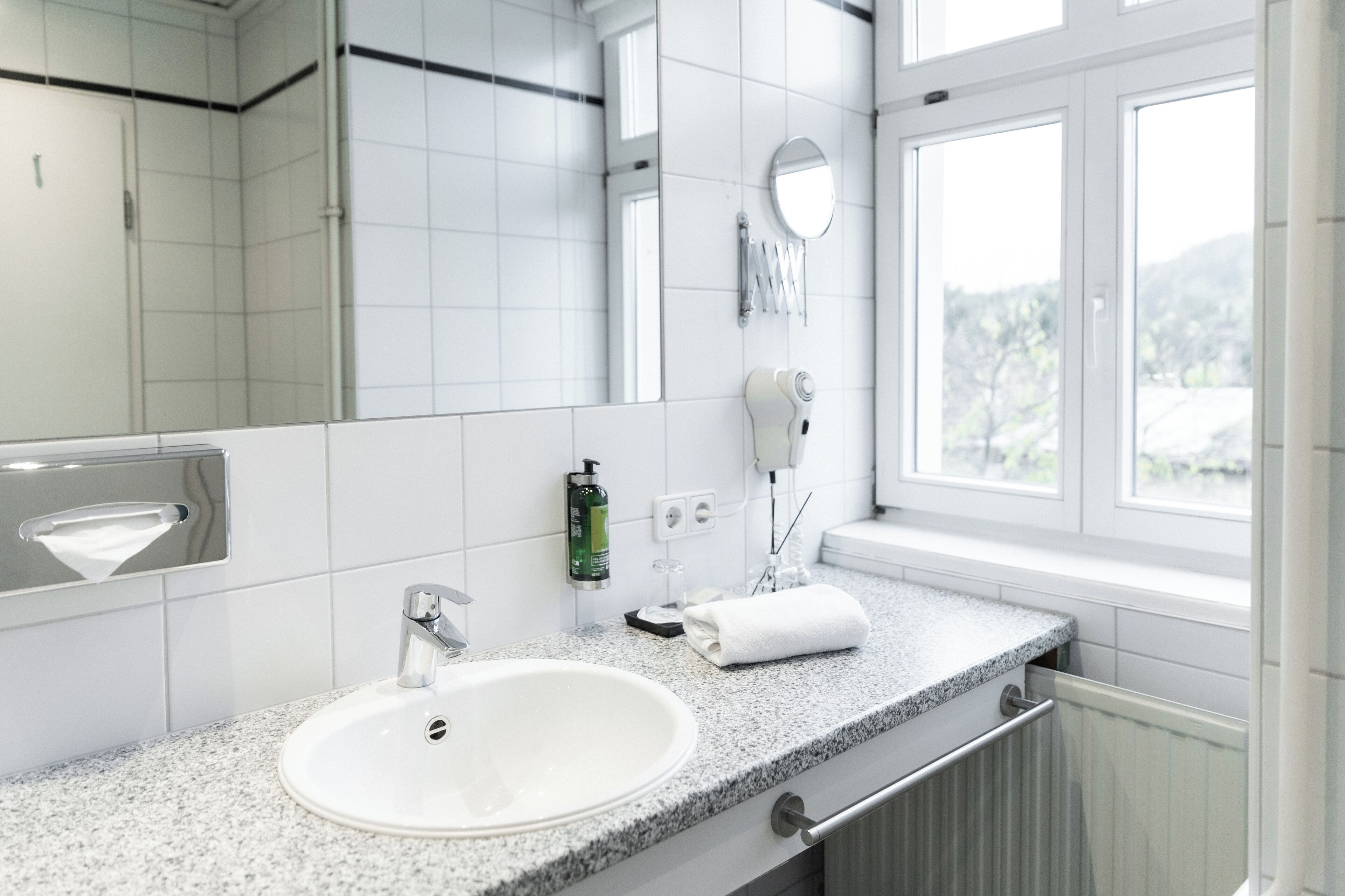 single room, balcony | bathroom | free toiletries, hair dryer, bathrobes, slippers